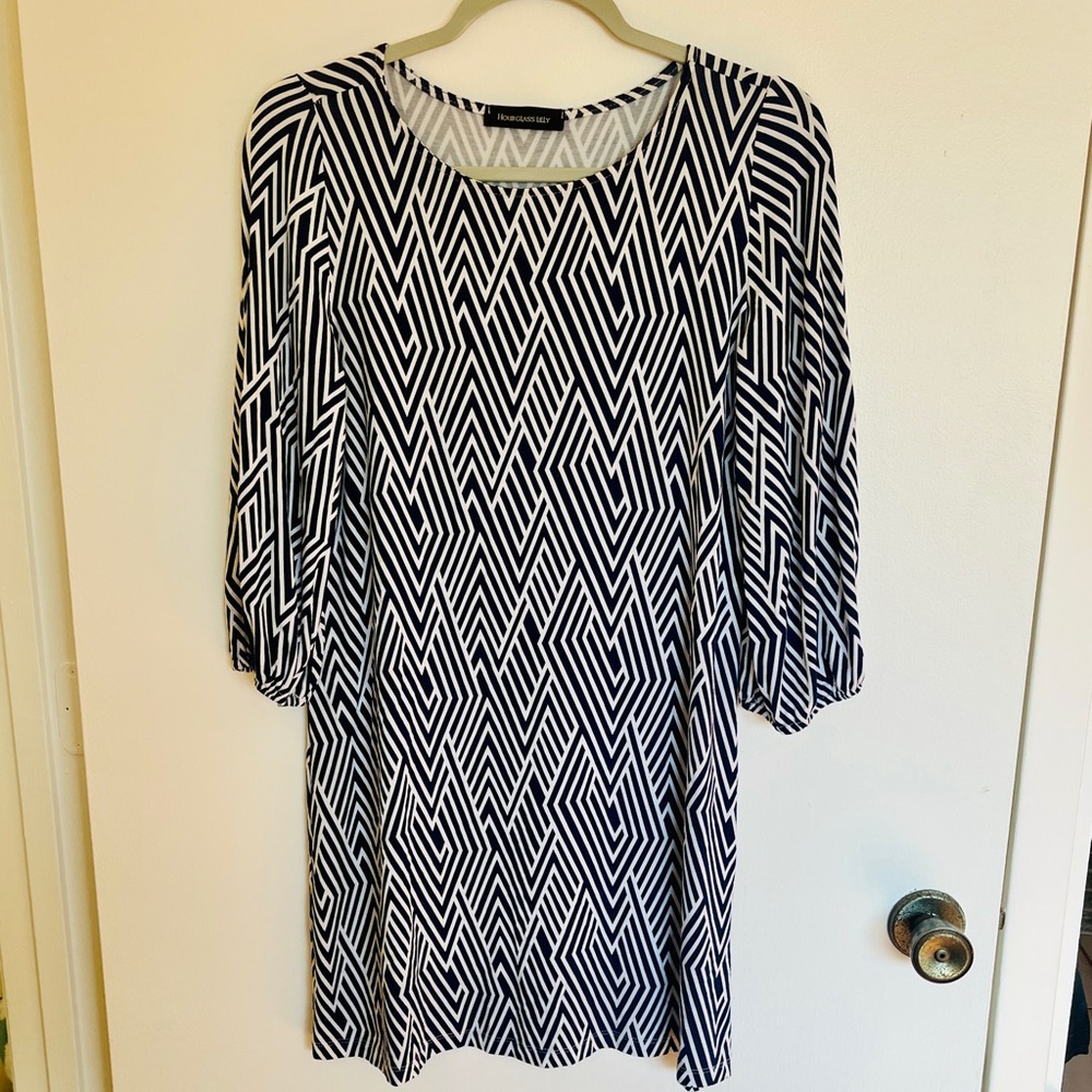 Hourglass Lily Black and White Geometric Dress‎